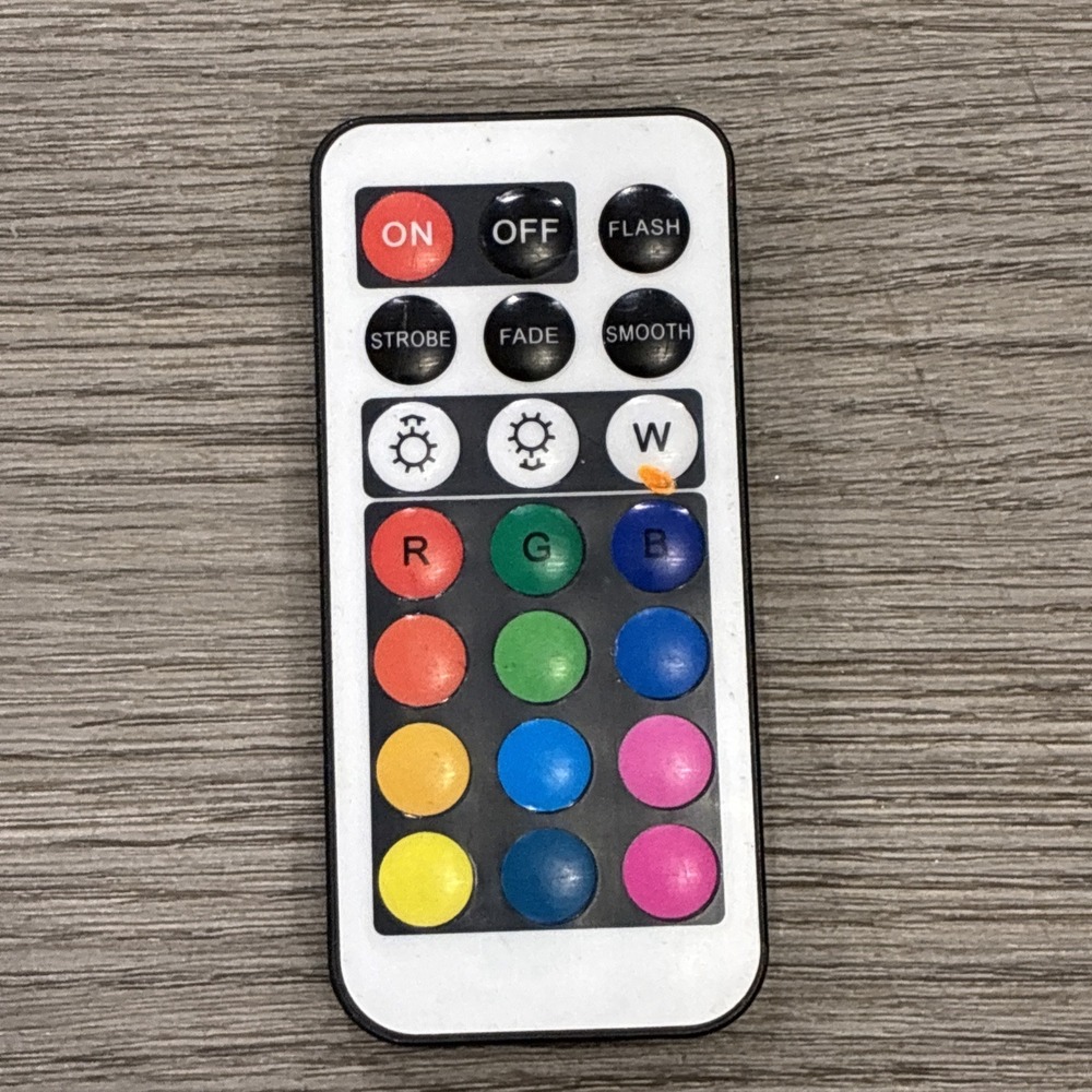 RGB Wireless LED Puck Closet Night Lights 12 Colors Remote Control Under Cabinet